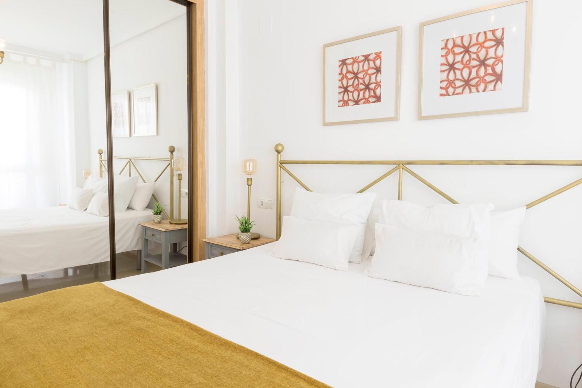 Sol Beach Benalmadena Suitemalaga Parking Eksteriør bilde